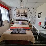 Bukhari Hotel